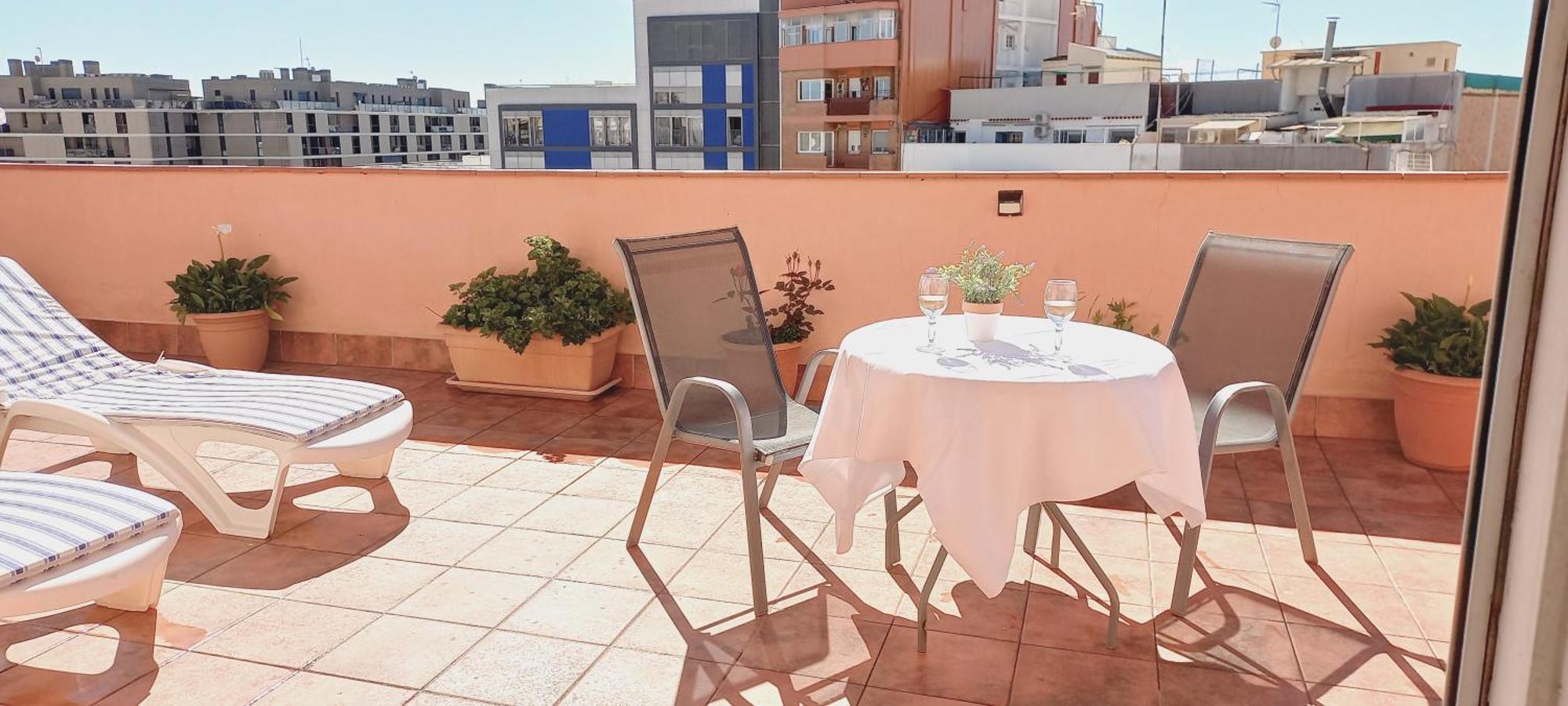 Cozy And Sunny Penthouse Fira Bcn Apartment *