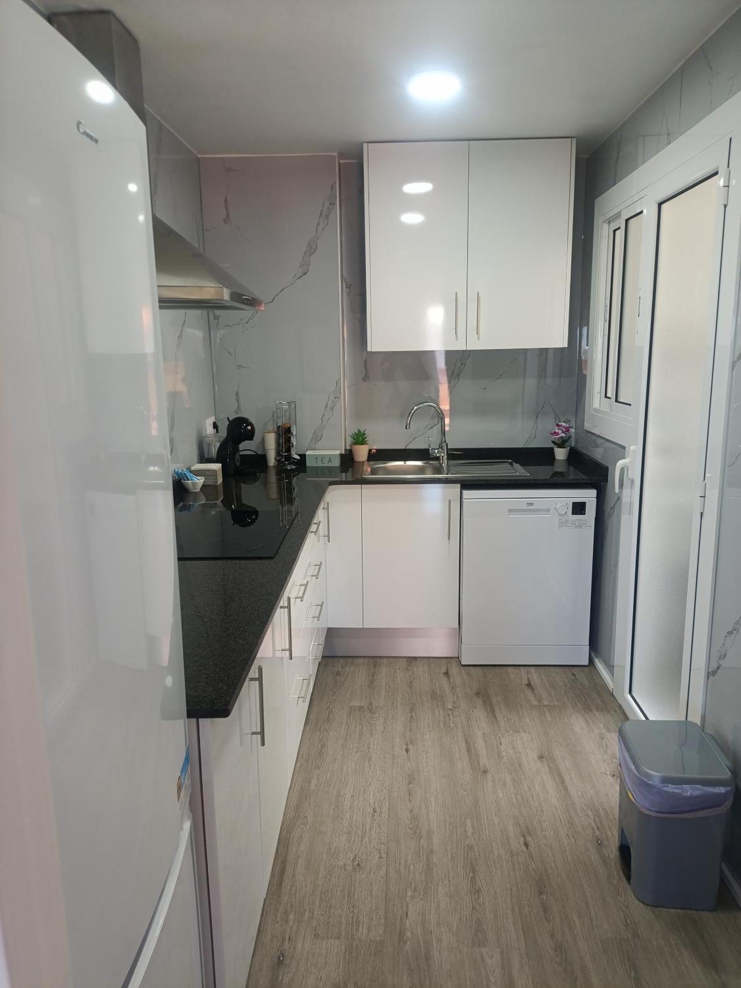 Cozy And Sunny Penthouse Fira Bcn Apartment L'Hospitalet de Llobregat
